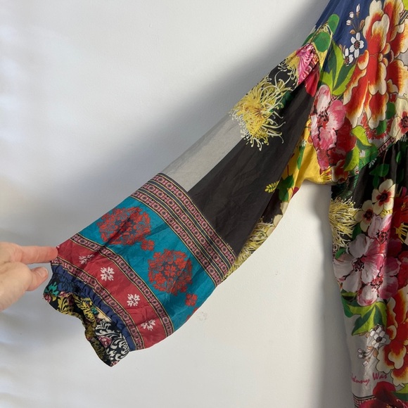 Johnny Was 100% Silk Bright Colorful Floral Print Bohemian Peasant Blouse Top L - Picture 8 of 12